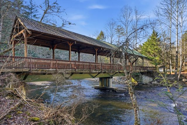 269 Blackberry Falls Drive, Ellijay, GA 30536
