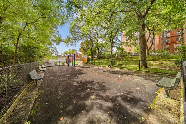 3 sadore Lane 6X, Yonkers, NY 10710