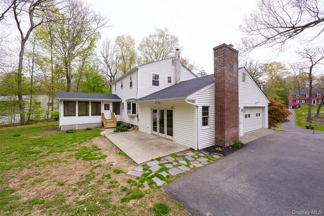 25 Hudson Drive, Hyde Park, NY 12538
