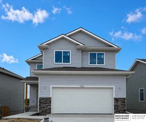 7932 N 93 Street, Omaha, NE 68122