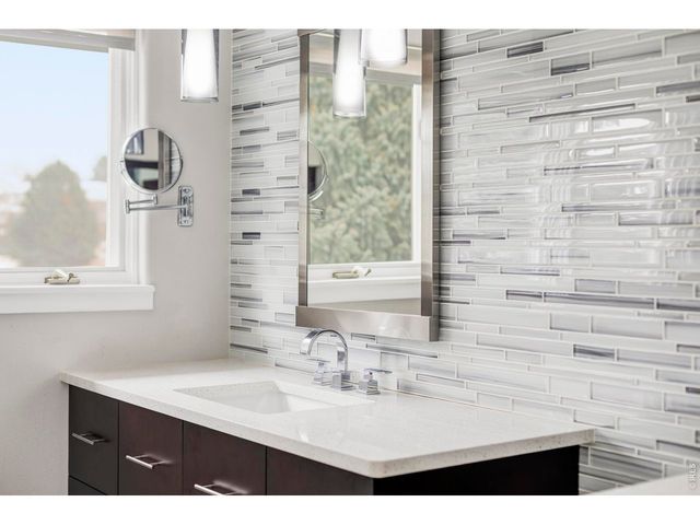 8528 Skyland Dr, Niwot, CO 80503