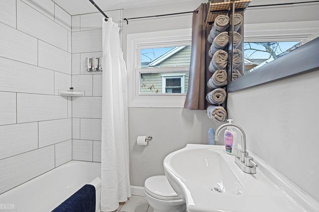 4993 Clippert Street, Dearborn Heights, MI 48125