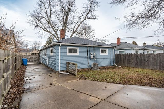 4993 Clippert Street, Dearborn Heights, MI 48125