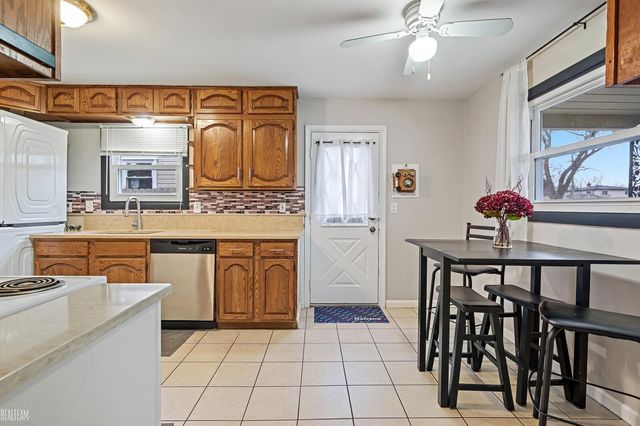 4993 Clippert Street, Dearborn Heights, MI 48125