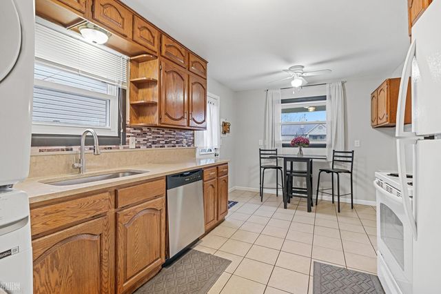 4993 Clippert Street, Dearborn Heights, MI 48125