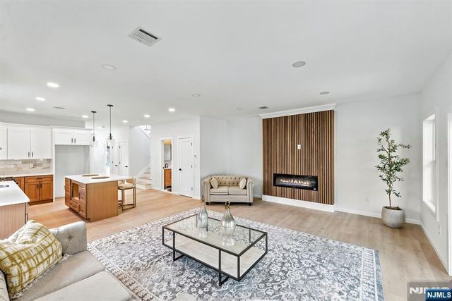 139 Main Street, Franklin, NJ 07416