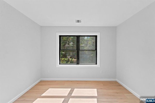 139 Main Street, Franklin, NJ 07416