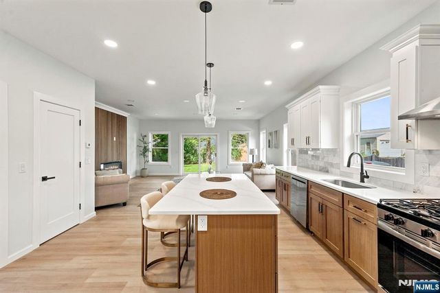 139 Main Street, Franklin, NJ 07416