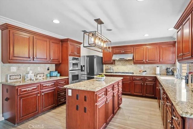 2511 Gilbert Avenue, Corona, CA 92881