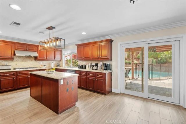 2511 Gilbert Avenue, Corona, CA 92881