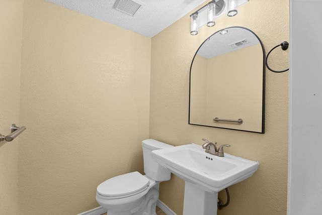 6088 County Road 1804, Jacksonville, TX 75766