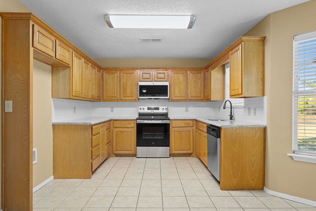 6088 County Road 1804, Jacksonville, TX 75766