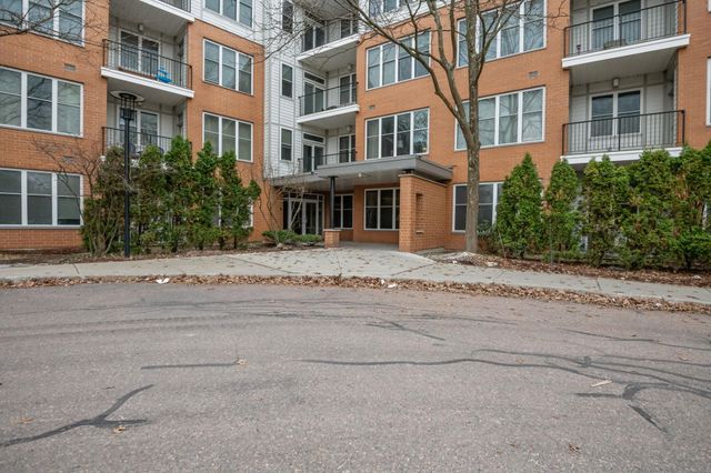370 Farrell St Apt 303, South Burlington, VT 05403