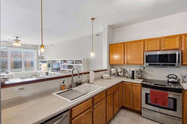 370 Farrell St Apt 303, South Burlington, VT 05403