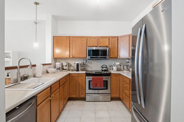 370 Farrell St Apt 303, South Burlington, VT 05403