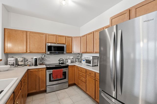 370 Farrell St Apt 303, South Burlington, VT 05403