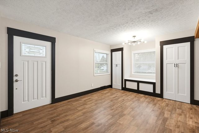 3882 State Route 43, Kent, OH 44240