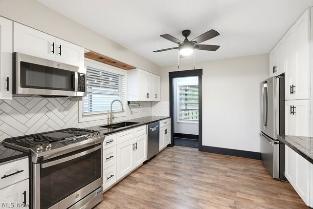 3882 State Route 43, Kent, OH 44240