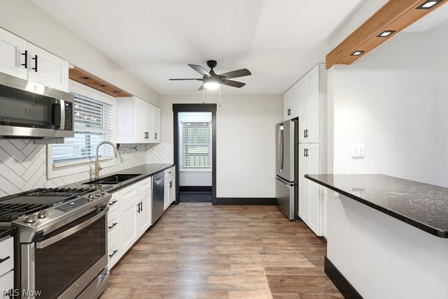 3882 State Route 43, Kent, OH 44240