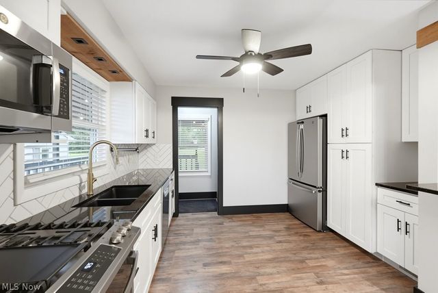 3882 State Route 43, Kent, OH 44240
