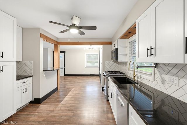 3882 State Route 43, Kent, OH 44240