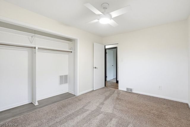 3882 State Route 43, Kent, OH 44240