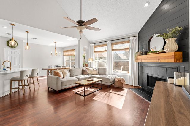 7133 Sundance Lane, Fort Worth, TX 76179