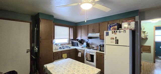 2506 E NEWBERRY STREET, Appleton, WI 54911