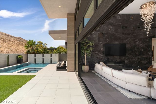 5201 Peak Climb Drive, Las Vegas, NV 89135
