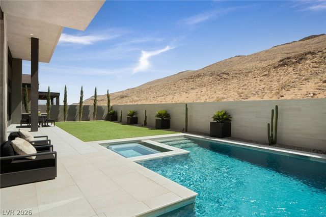 5201 Peak Climb Drive, Las Vegas, NV 89135