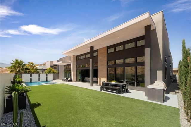 5201 Peak Climb Drive, Las Vegas, NV 89135