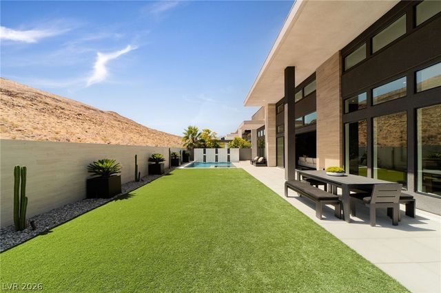 5201 Peak Climb Drive, Las Vegas, NV 89135