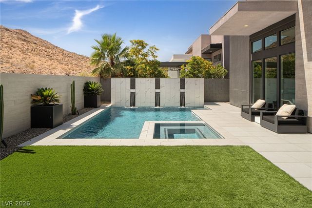5201 Peak Climb Drive, Las Vegas, NV 89135