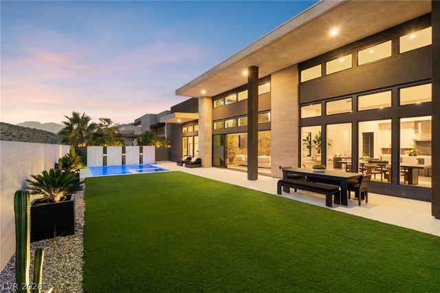 5201 Peak Climb Drive, Las Vegas, NV 89135