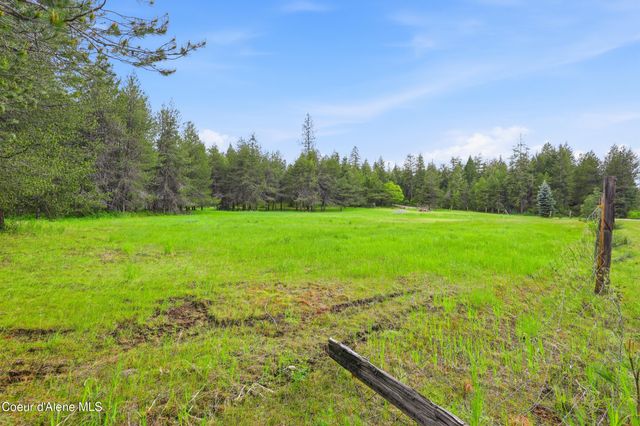 80 Rodeo RD, Athol, ID 83801