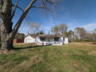 2511 Woodlawn Rd, Woodlawn, TN 37191