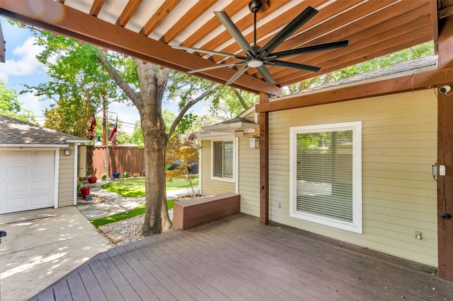 6815 Ravendale Lane, Dallas, TX 75214