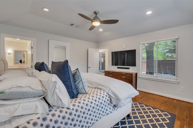 6815 Ravendale Lane, Dallas, TX 75214