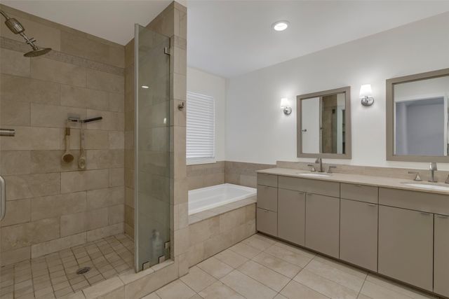 6815 Ravendale Lane, Dallas, TX 75214