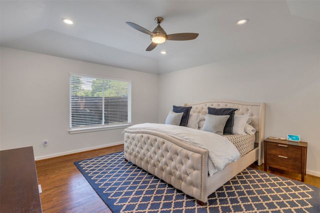 6815 Ravendale Lane, Dallas, TX 75214