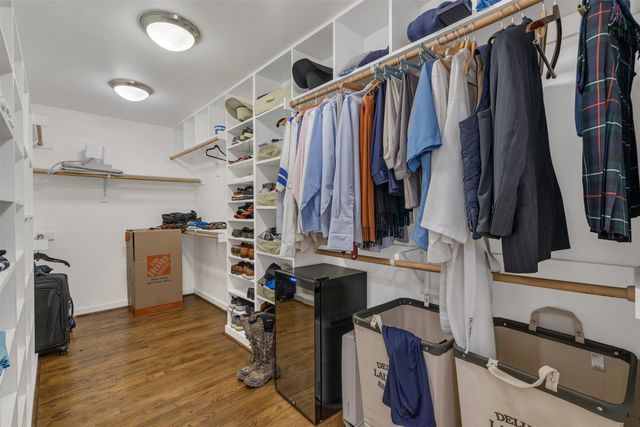 6815 Ravendale Lane, Dallas, TX 75214