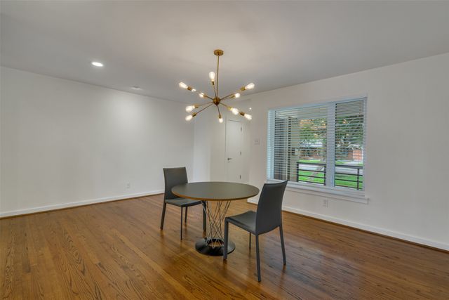 6815 Ravendale Lane, Dallas, TX 75214