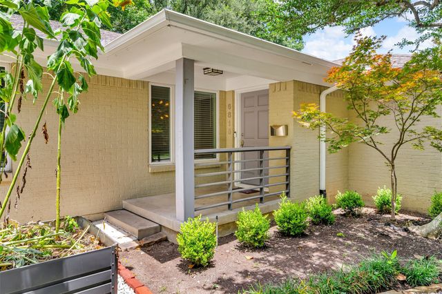 6815 Ravendale Lane, Dallas, TX 75214