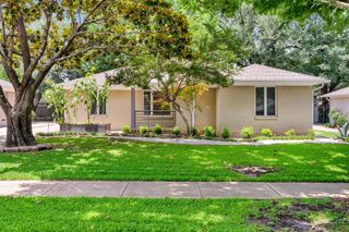 6815 Ravendale Lane, Dallas, TX 75214