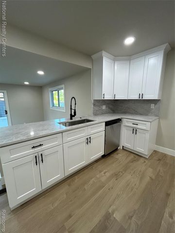 2362 Milverton Drive, Troy, MI 48083