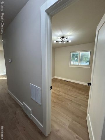 2362 Milverton Drive, Troy, MI 48083