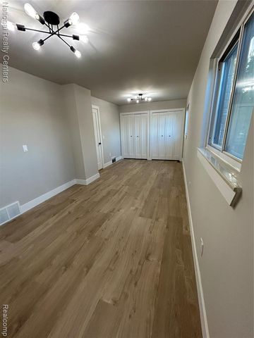 2362 Milverton Drive, Troy, MI 48083