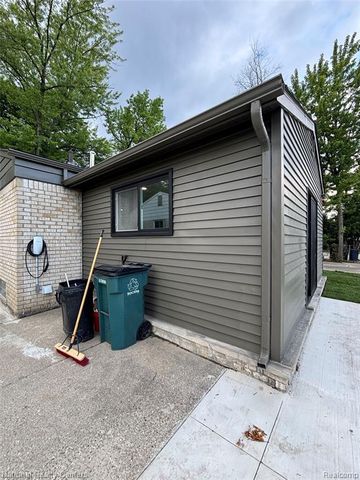2362 Milverton Drive, Troy, MI 48083