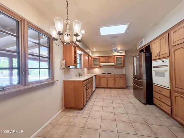 6402 E FANFOL Drive, Paradise Valley, AZ 85253