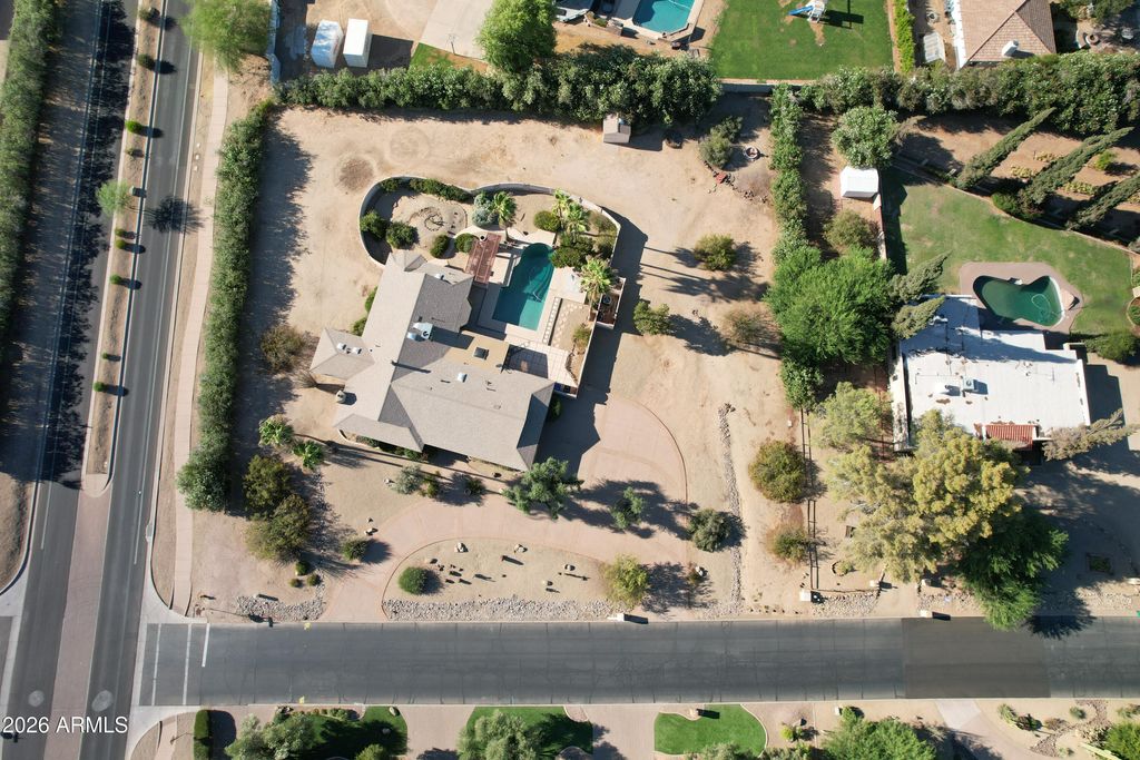 6402 E FANFOL Drive, Paradise Valley, AZ 85253 — photo 2